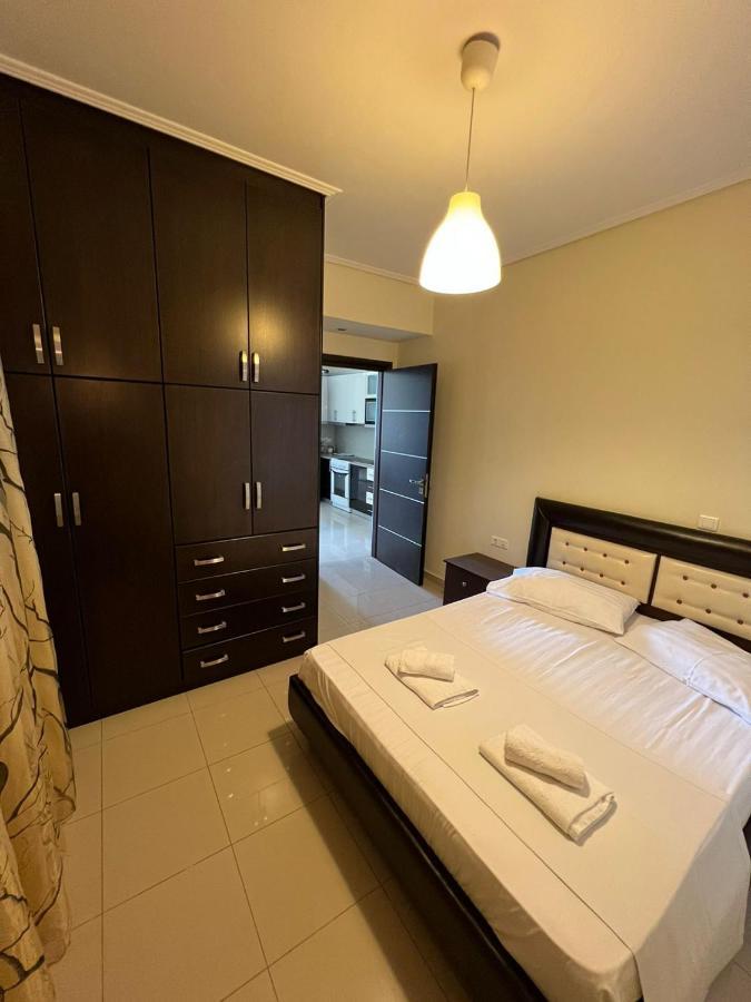 Adam Apartments Sarandë Exteriör bild